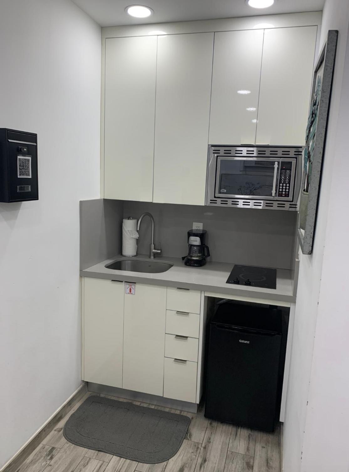 Chick & Fashionable 1 Bedroom Apt Beach Unit # 4 Hollywood Eksteriør billede