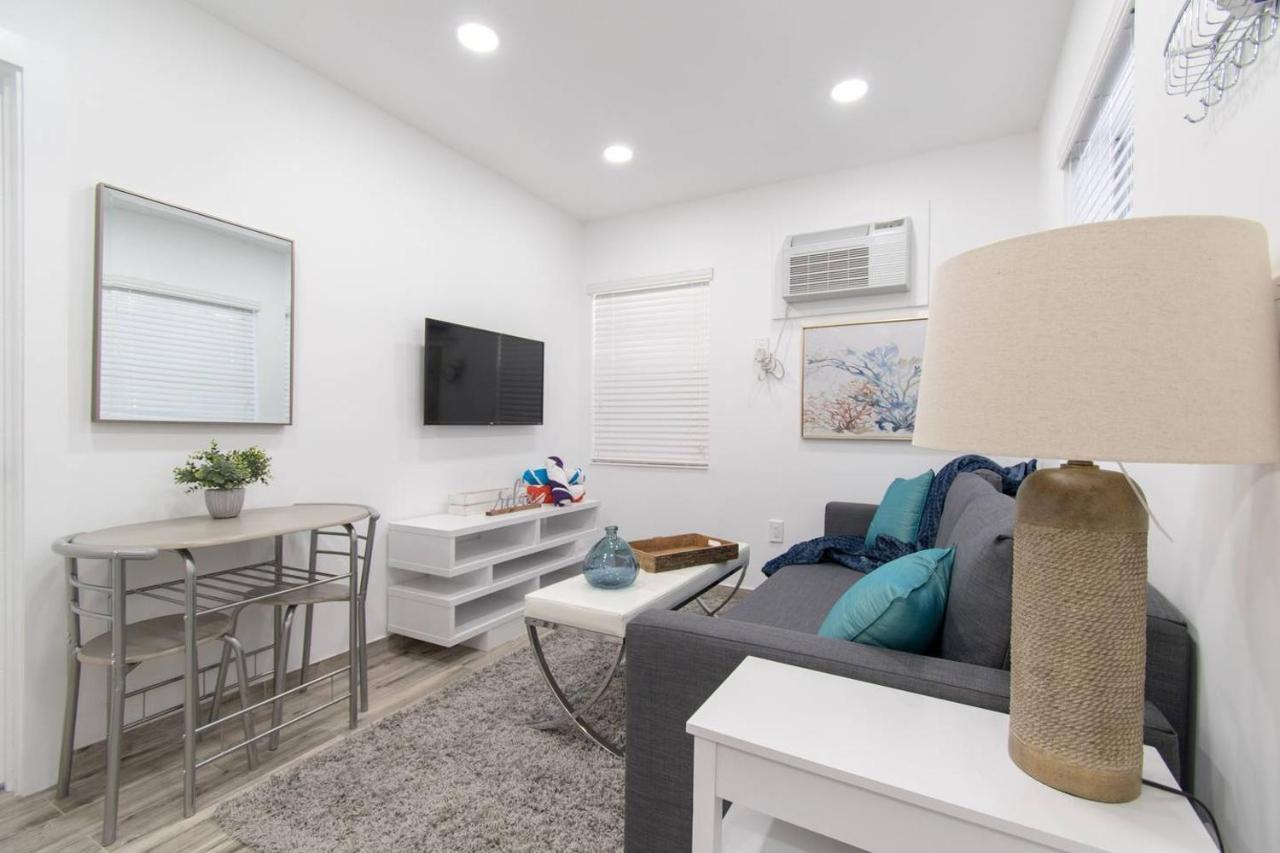 Chick & Fashionable 1 Bedroom Apt Beach Unit # 4 Hollywood Eksteriør billede